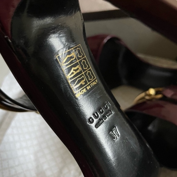 *RARE* Authentic Gucci Burgundy Patent Leather Ursula Ankle Strap Pumps - Picture 9 of 10